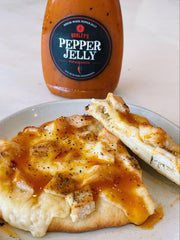 Pepper Jack & Jelly Chicken Flatbread